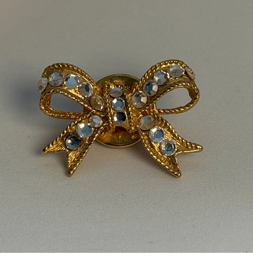 Vintage Ballou Rhinestone Bow Lapel Pin Gold Tone Crystal Ribbon Brooch